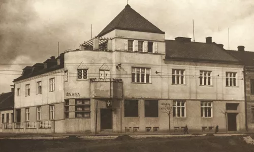 C339 Rodinný dům s lékárnou 